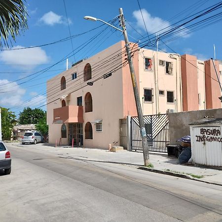 Casa De Huespedes Los Santos 坎昆 外观 照片
